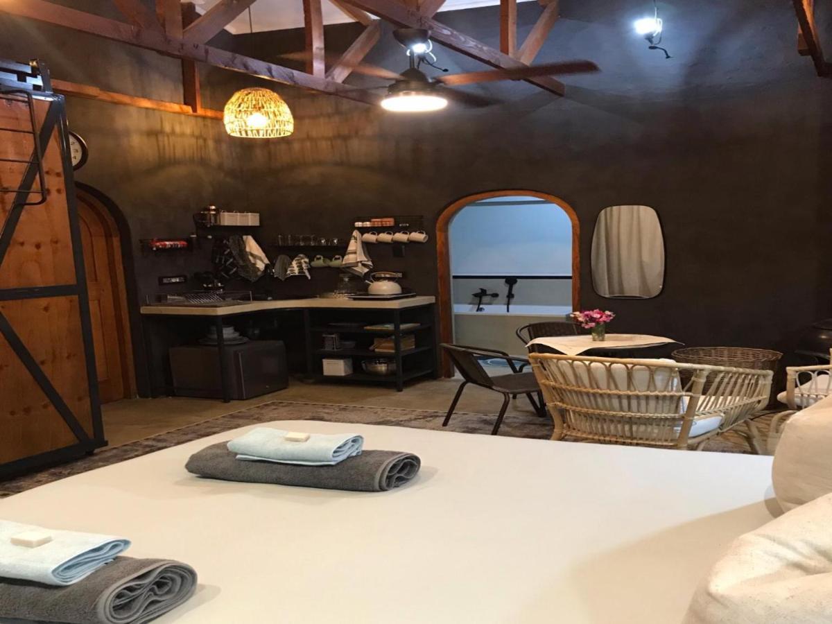 Appartamento Hannah'S Haven Studio Deluxe - No Loadshedding Beaufort West Esterno foto