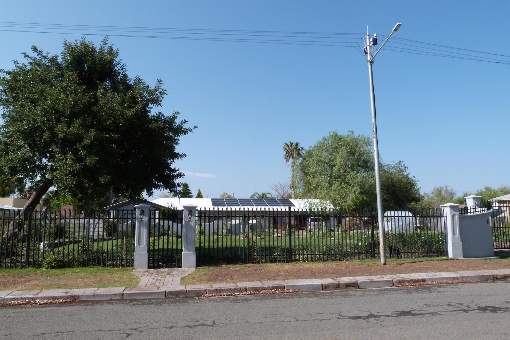 Appartamento Hannah'S Haven Studio Deluxe - No Loadshedding Beaufort West Esterno foto