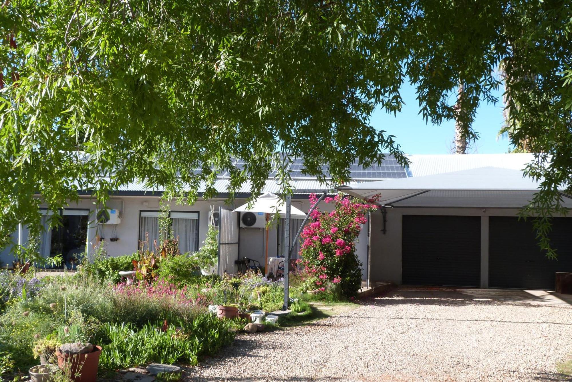 Appartamento Hannah'S Haven Studio Deluxe - No Loadshedding Beaufort West Esterno foto